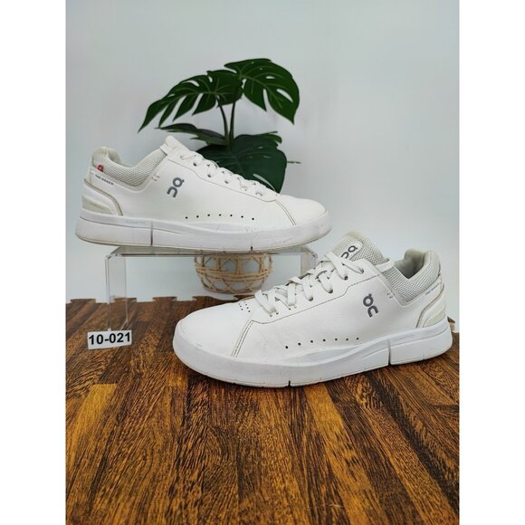 On The Roger Women's White Leather Athletic Sneaker Size 10 US - Picture 1 of 8